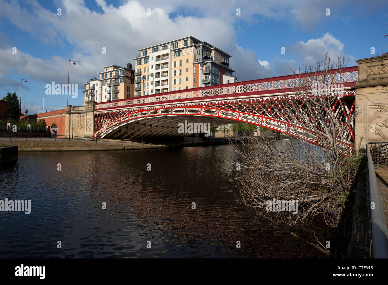 Crown Point Bridge Leeds, erbaut 1842; verbreiterte 1994. Stockfoto