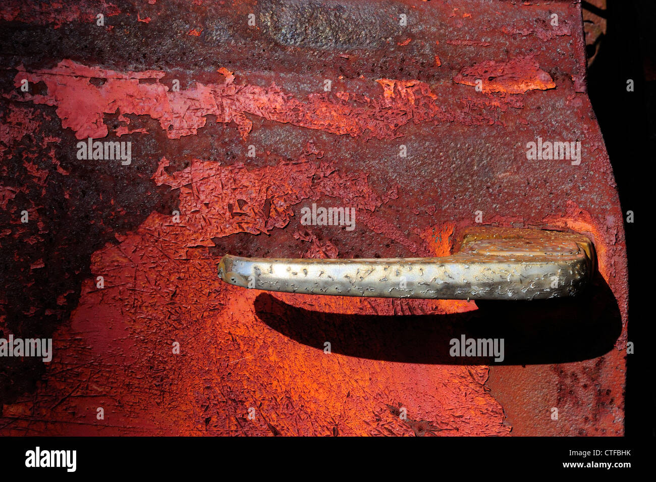 Abblätternde Farbe und Rost Metall in einem alten Chevy LKW-Wanup, Ontario, Kanada Stockfoto