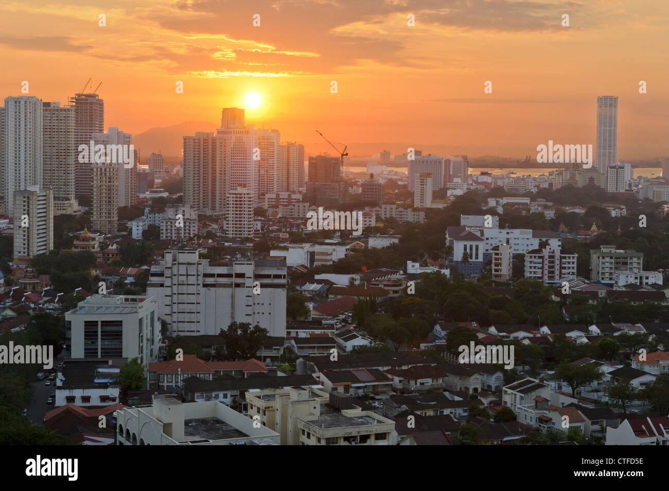 Sonnenuntergang über Georgetown, Penang, Malaysia. Stockfoto