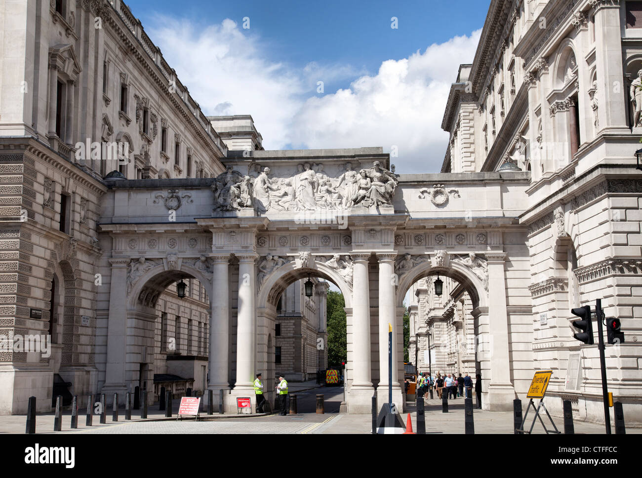King Charles Street Bogen auf Whitehall - London-UK Stockfoto
