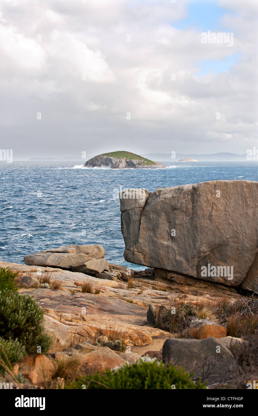 Die grünen Inseln vor der Küste von Albany in Westaustralien Stockfoto