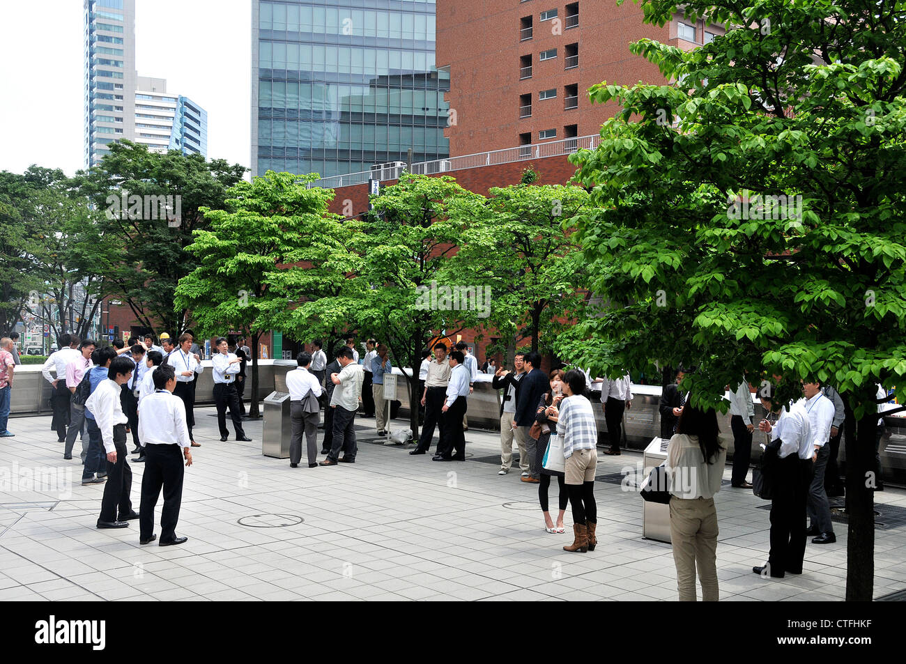 Weißer Kragen im rauchenden aera, Shinjuku, Tokyo, Japan, Asien Stockfoto