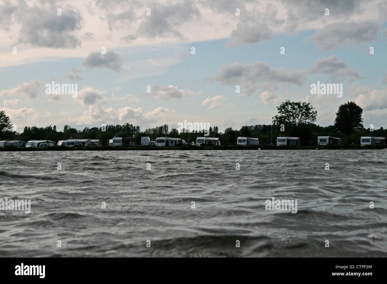 Camping am See am Campingplatz Croft Farm, Teskesbury, Gloucestershire Stockfoto