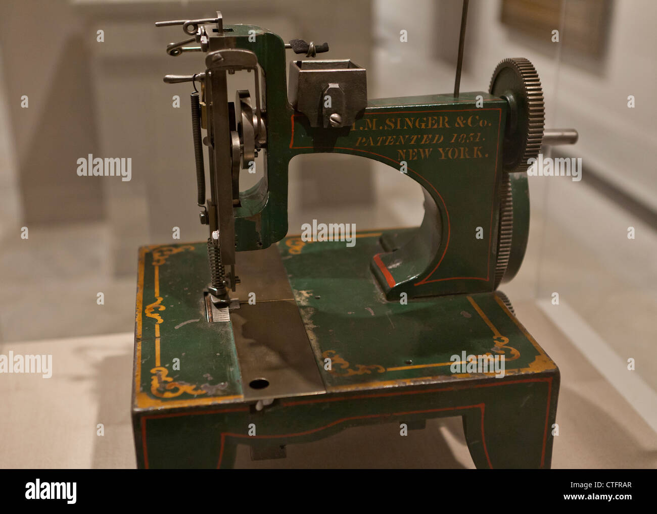 Sänger Nähmaschine Stockfotos Und -Bilder Kaufen - Alamy