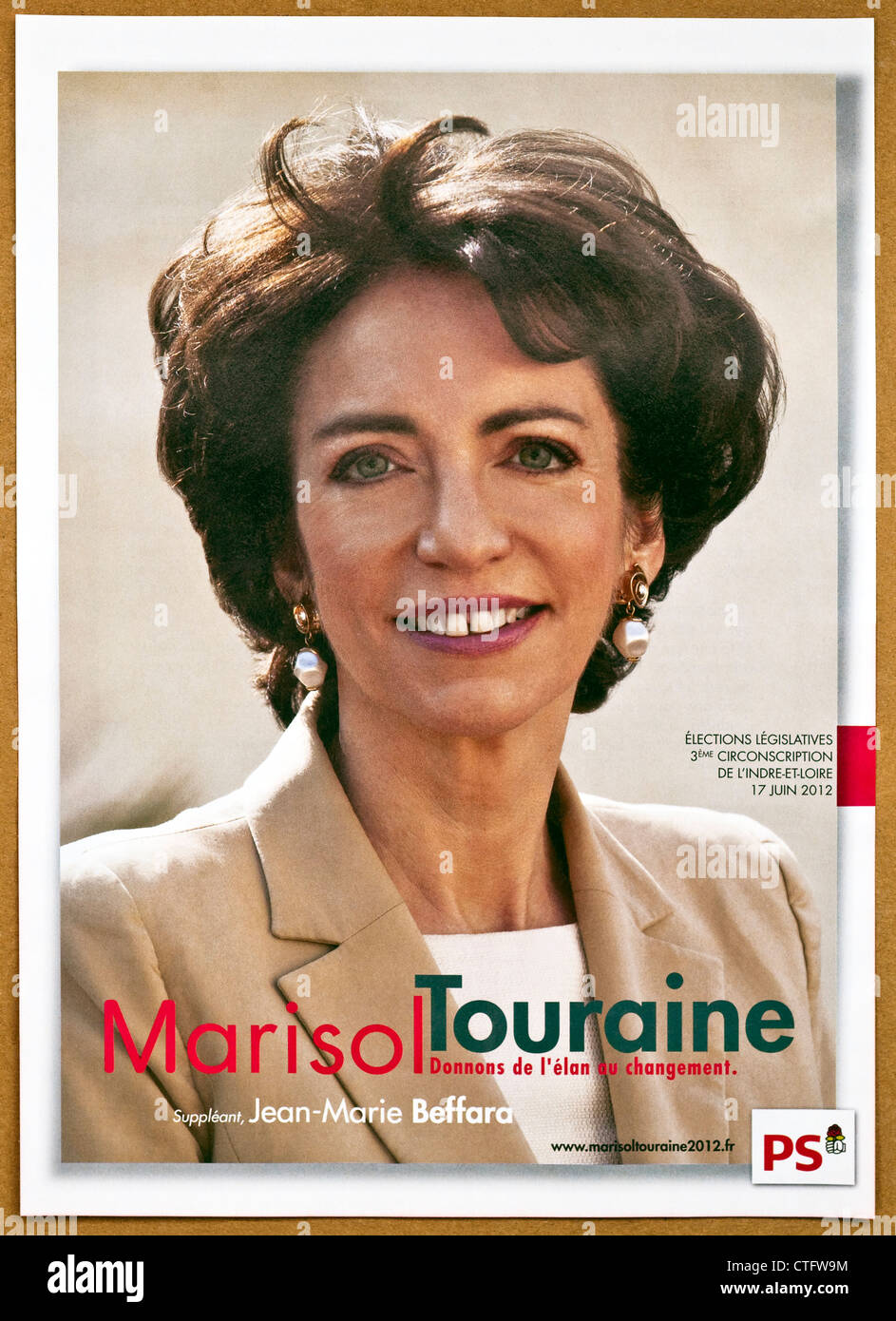 Französische nationale Wahlplakate und Flyer für Marisol Touraine (UMP - Center Rechtsextremismus) - Indre-et-Loire, Frankreich. Stockfoto