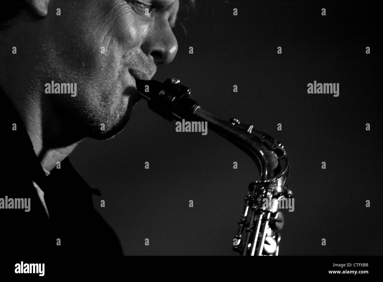 Simon Peat saxophonist Stockfoto
