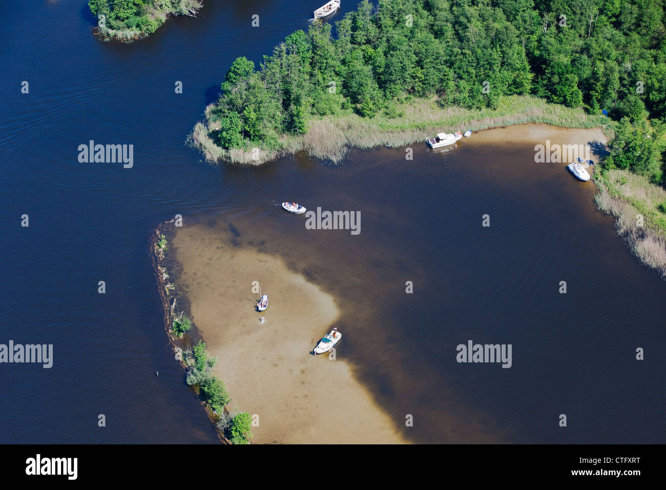 Die Niederlande, Loosdrecht, Antenne. Boote im See namens Loosdrecht Seen. Stockfoto
