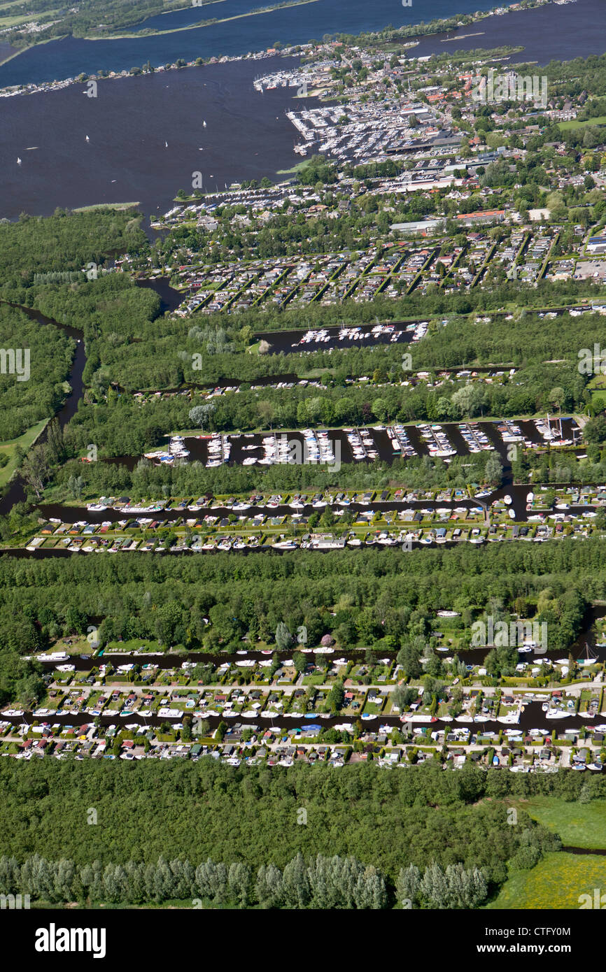 Die Niederlande, Loosdrecht, Antenne. Ferienhäuser und Boote in der Nähe von See Loosdrecht Seen genannt. Stockfoto