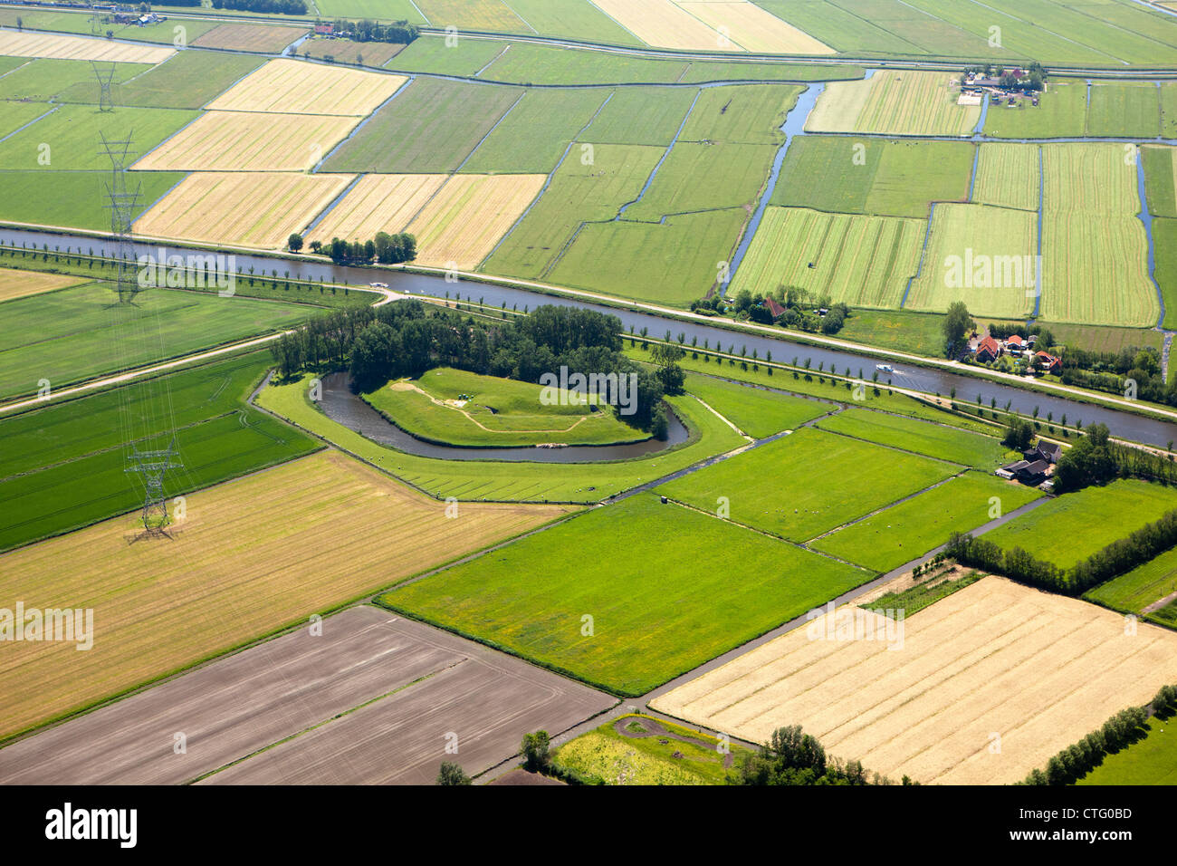 Niederlande, Zuidoostbeemster, Fort aan de Jisperweg. Verteidigungslinie von Amsterdam. Hollandse Waterlinies. Niederländische Wasserschutzlinien. Antenne. Stockfoto