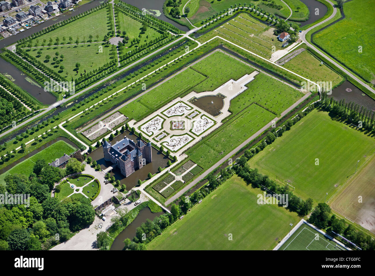 Niederlande, Heemskerk, Aerial Stayokay Hostel Burg genannt Slot Assumburg (endgültige Assumburg) Stockfoto