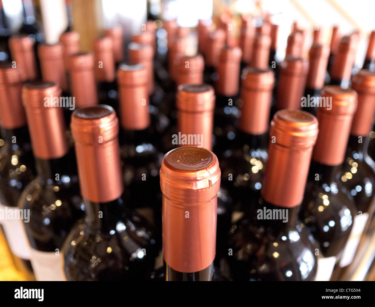 Flasche Rotwein Flaschen oben Stockfoto