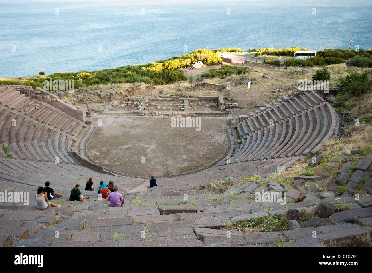 Malerische Aussicht auf Assos antikes Amphitheater Türkei Stockfoto