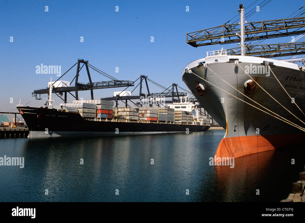 CONTAINERHAFEN SCHIFFE LONG BEACH KALIFORNIEN Stockfoto