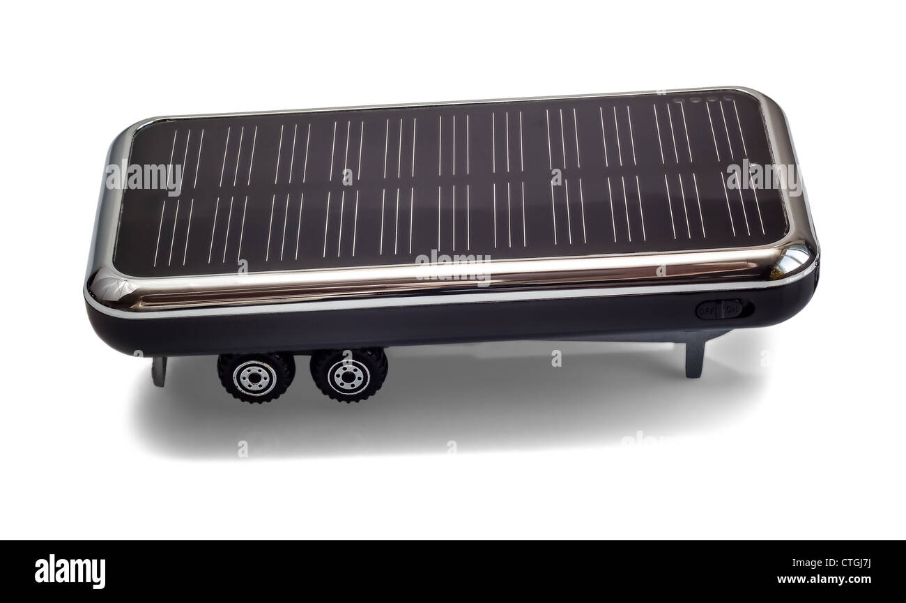 Batterie mit einem Solar-Panel auf dem Anhänger isoliert auf weißem Hintergrund Stockfoto