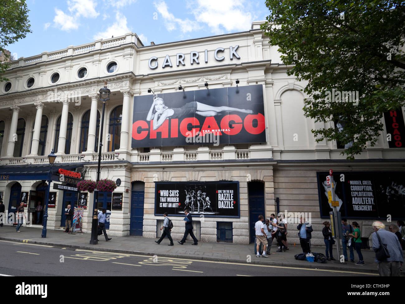 Eine Reklametafel von Chicago Das Musical im Garrick Theatre, Charing Cross Road, Westminster, London, WC2, England, UK. Stockfoto