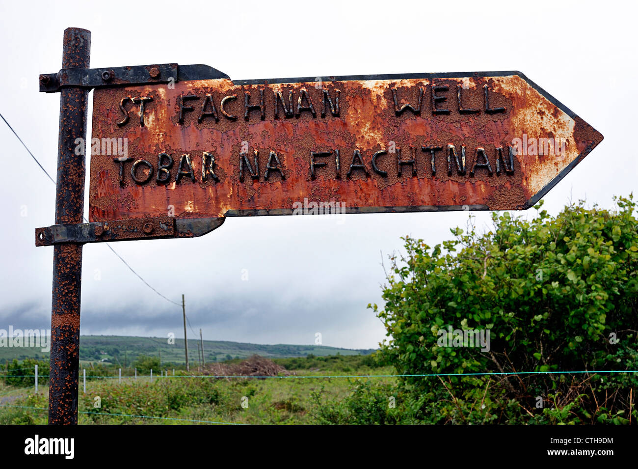 Rusty-Wegweiser, The Burren, Co. Clare, Irland Stockfoto