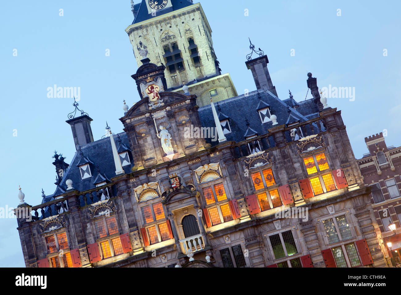 Die Niederlande, Delft, Rathaus. Dawn. Stockfoto