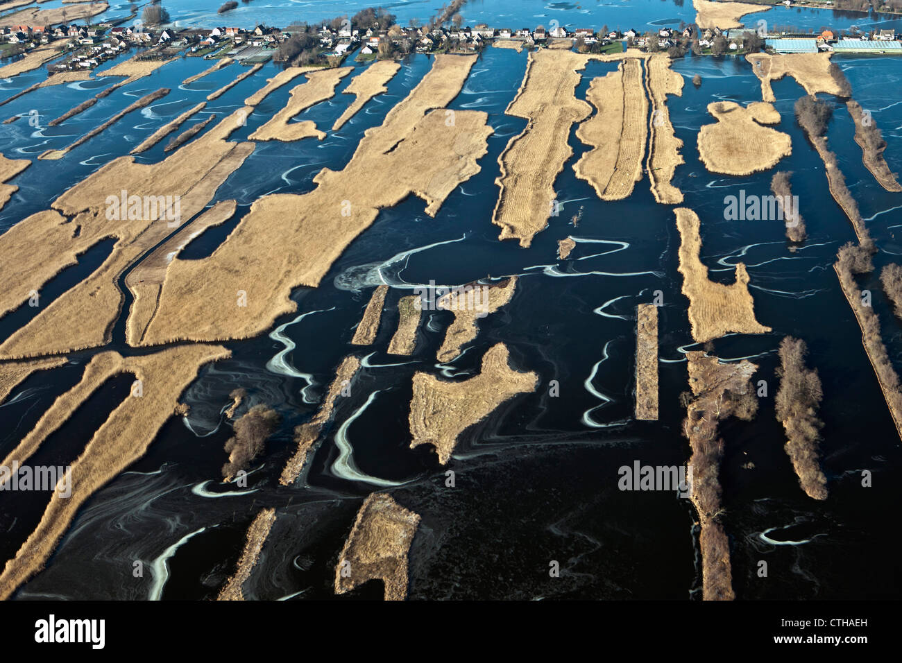 Die Niederlande genannt Noorden, in der Nähe von Nieuwkoop Seen Nieuwkoopse Plassen. Luft. Stockfoto