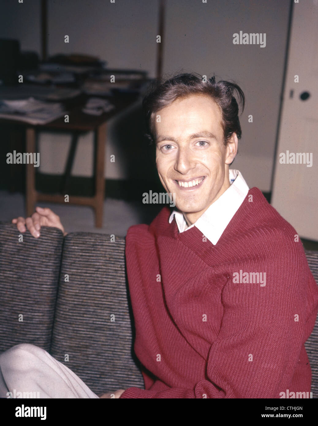 JOHN BARRY (1933-2011) UK Film Musik Composr in seiner Londoner Wohnung im Jahr 1959. Stockfoto