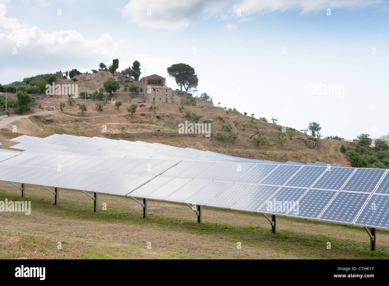 Solar Batterie-Werk in Land, Sizilien, Italien Stockfoto