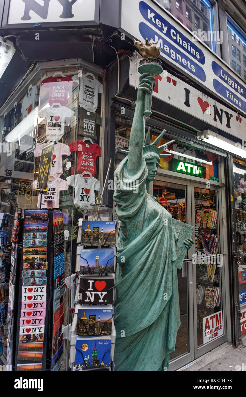 Statue der Freiheit, Souvenir-Shop, Manhattan, New York, Vereinigte Staaten von Amerika Stockfoto