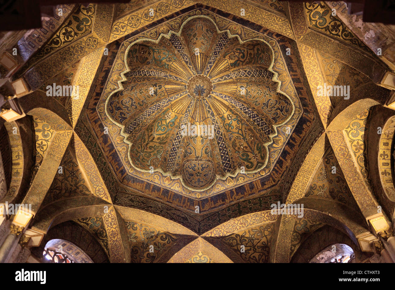Spanien; Andalusien; Cordoba Mezquita, Kathedrale, innen, Mihrab, Stockfoto