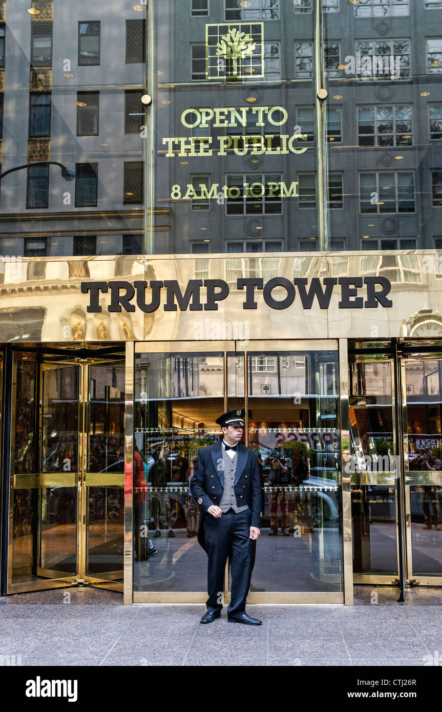 Wächter des Trump Tower Eingang 5th Avenue, Donald Trump, Manhattan, New York Stockfoto