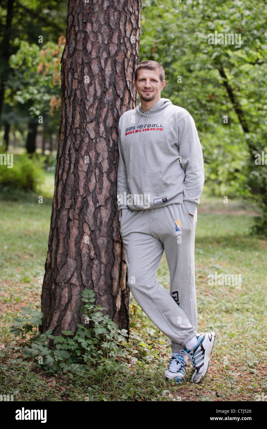 Mirza Teletovic ein bosnischer Basketballspieler spielt derzeit für die Brooklyn Nets der NBA. Stockfoto