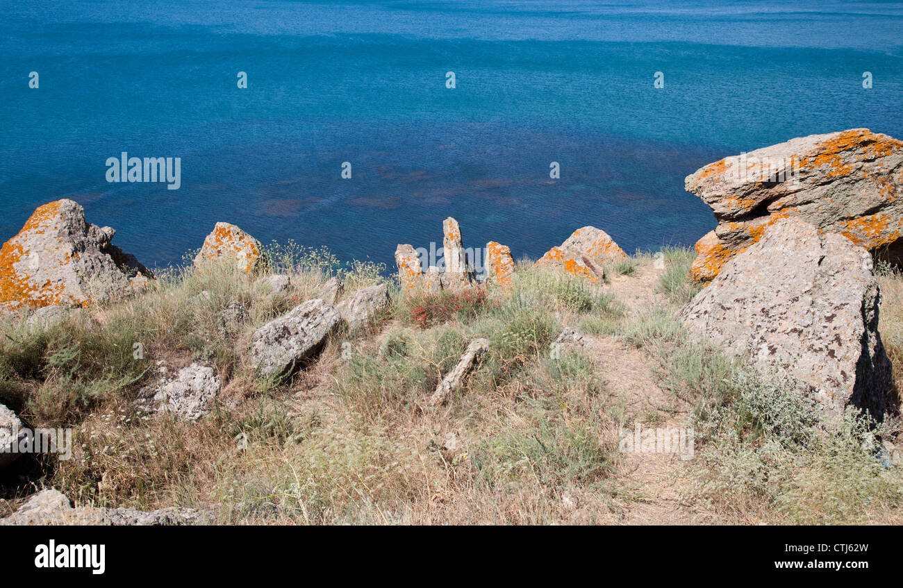 Felsen und schwarzen Meer auf Kara Dag Berg Stockfoto