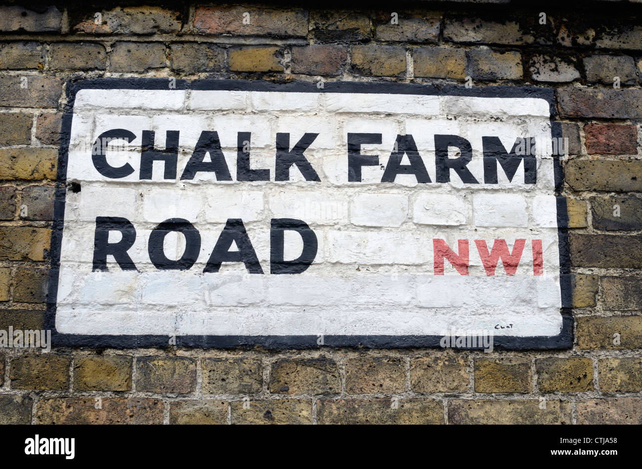 Chalk Farm Road NW1 Straßenschild an der Wand, London, UK gemalt Stockfoto