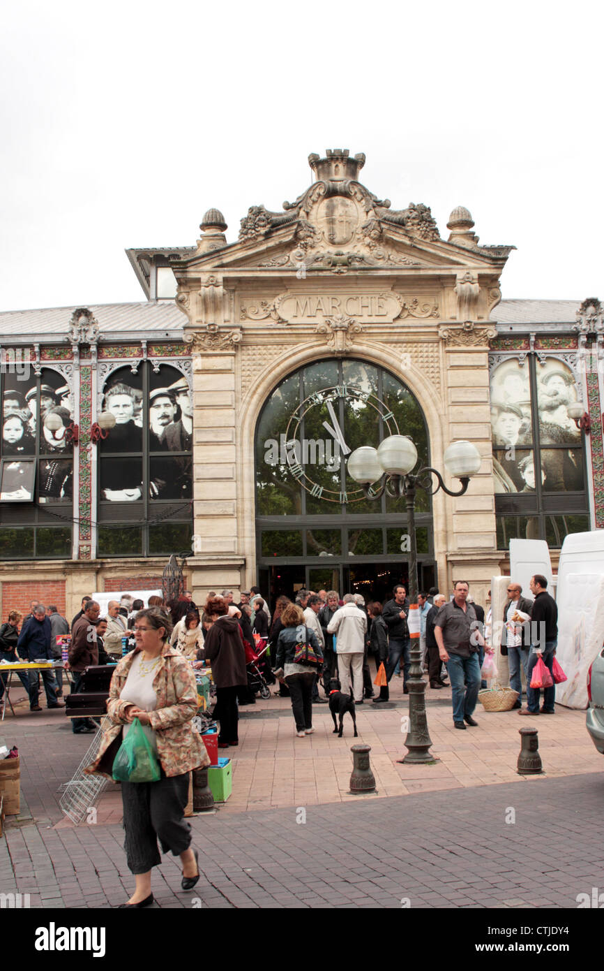 Eingang zum Les Halles Narbonne Languedoc-Roussillon Frankreich Stockfoto