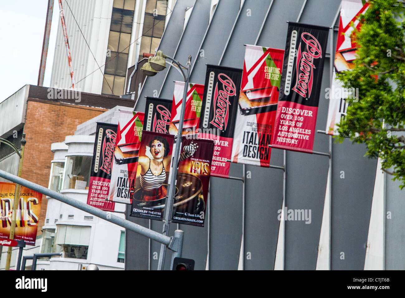 Die Vorderseite des Petersen Automotive Museum in Fairfax und Wilshire in Los Angeles Kalifornien Stockfoto