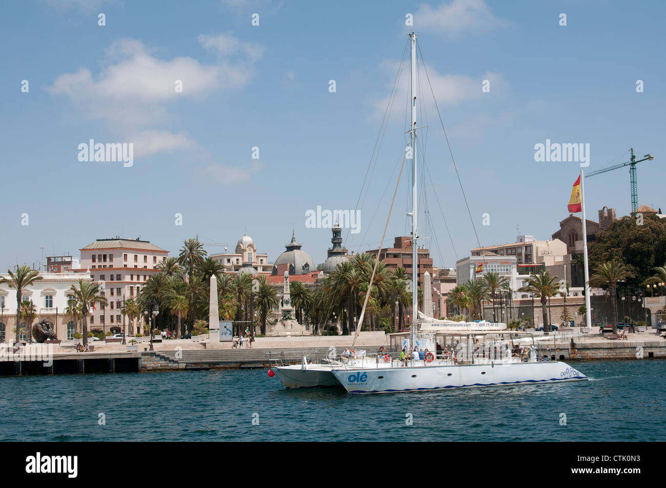Cartagena-Stadt in der Region Murcia im Süden von Spanien. Das Hafengebiet von der berühmten Altstadt. Tourenboot Abfahrt Stockfoto