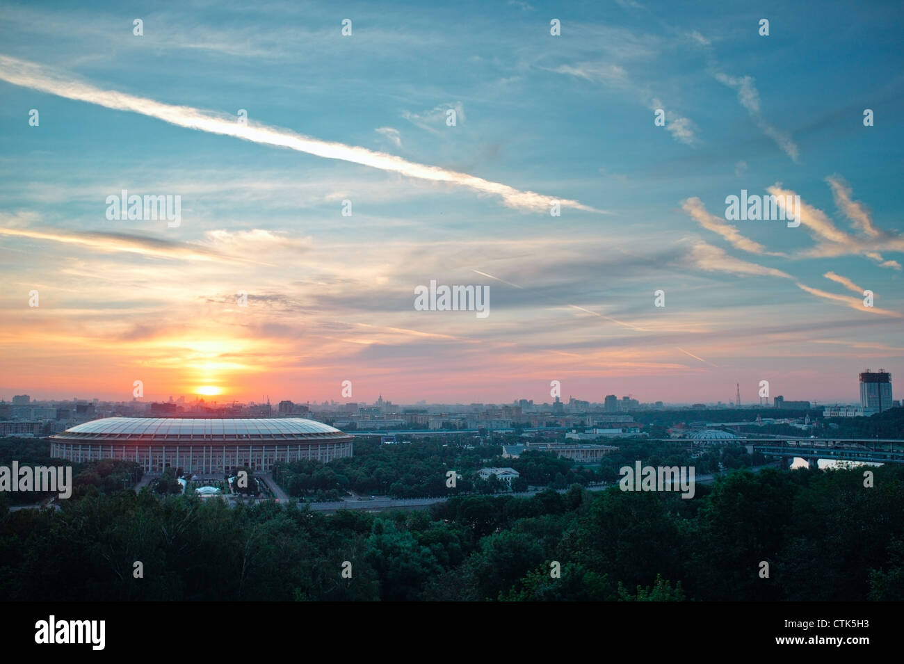 Sommer Sonnenaufgang in Moskau. Russland. Stockfoto