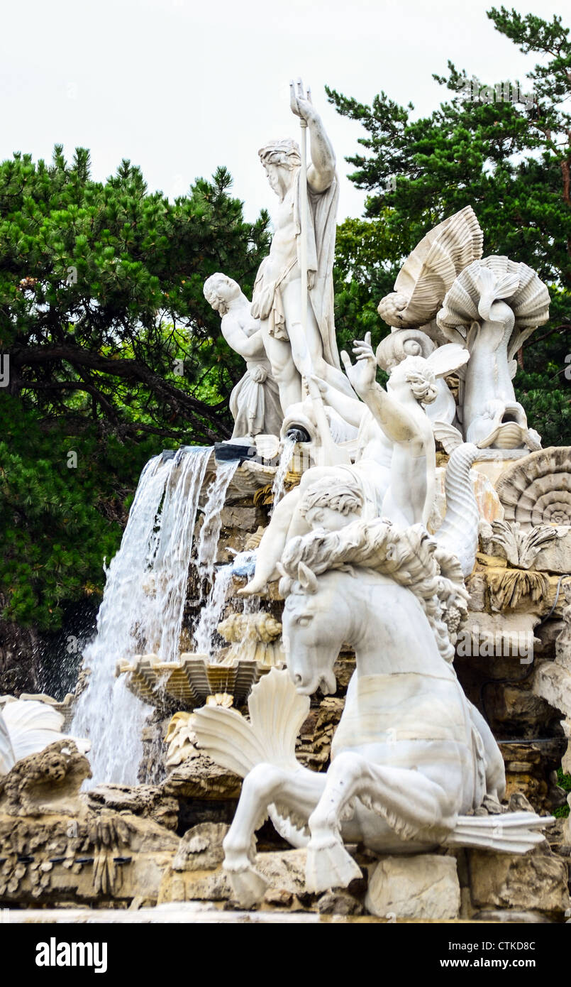 Neptun-Brunnen - Schloss Schönbrunn Wien Österreich Stockfoto