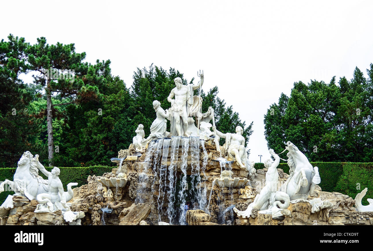 Neptun-Brunnen - Schloss Schönbrunn Wien Österreich Stockfoto