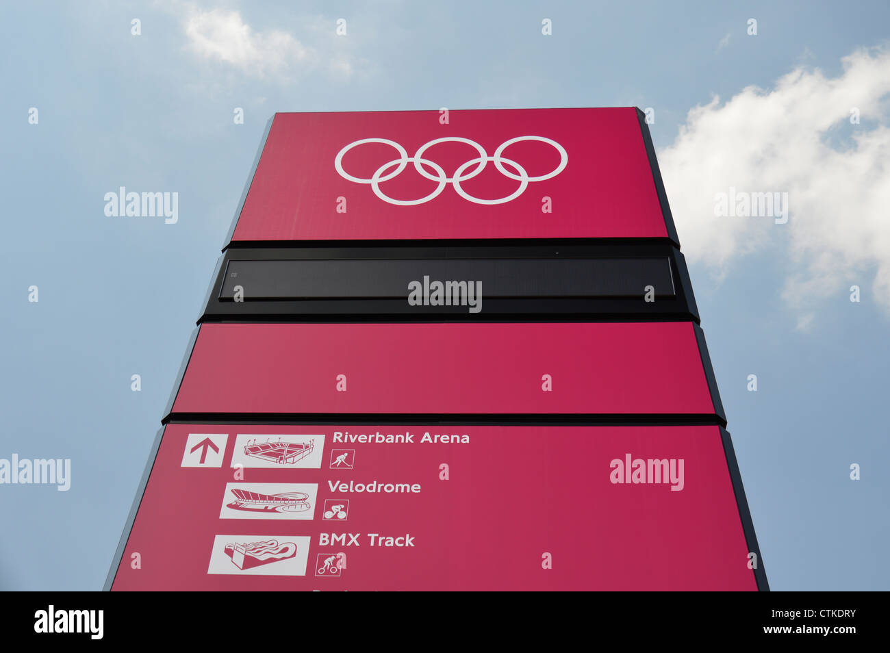 Olympia-Schild am London 2012 Olympische Stadion an der Queen Elizabeth Olympic Park, Stratford, London Stockfoto