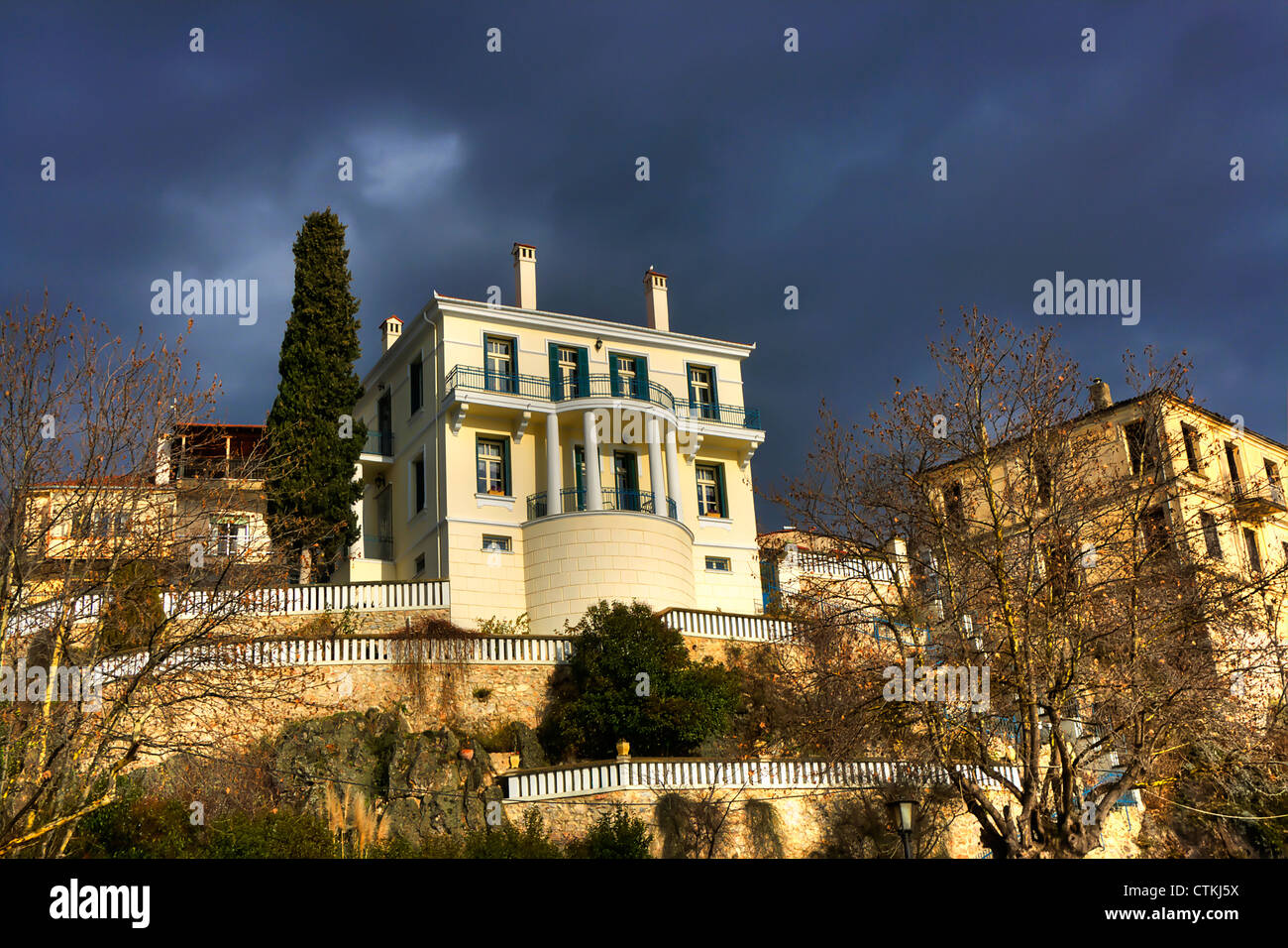 Traditionelles Steinhaus in Kastoria Stadt (Epirus, Griechenland, Europa) Stockfoto
