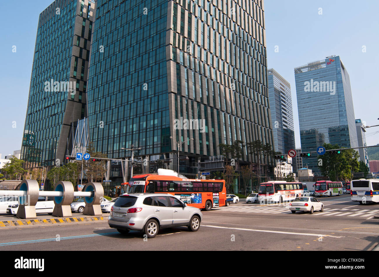 Straße von Seoul mit modernen Gebäuden, Korea Stockfoto