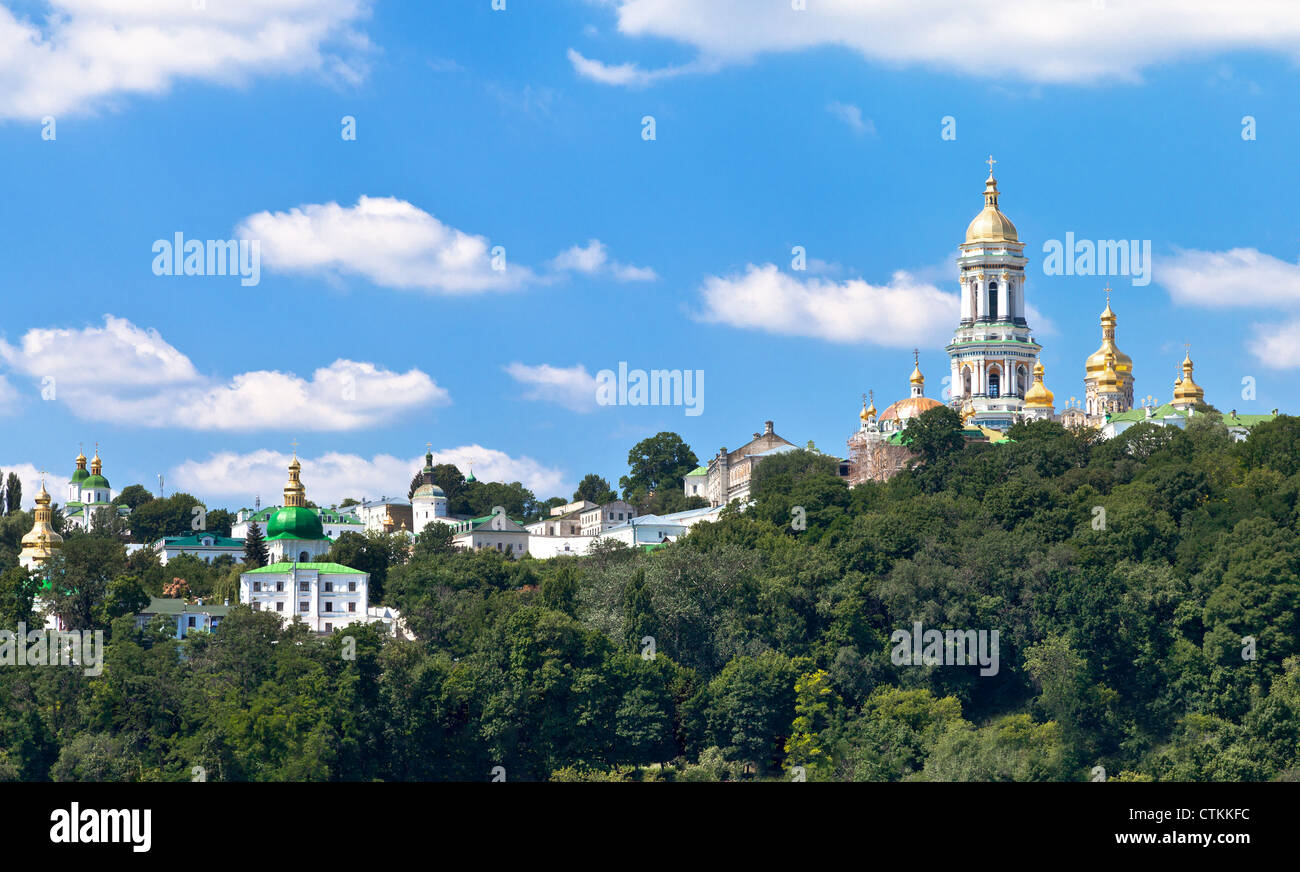 Riverside Blick auf Höhlenkloster von Kiew, Kiew, Ukraine Stockfoto