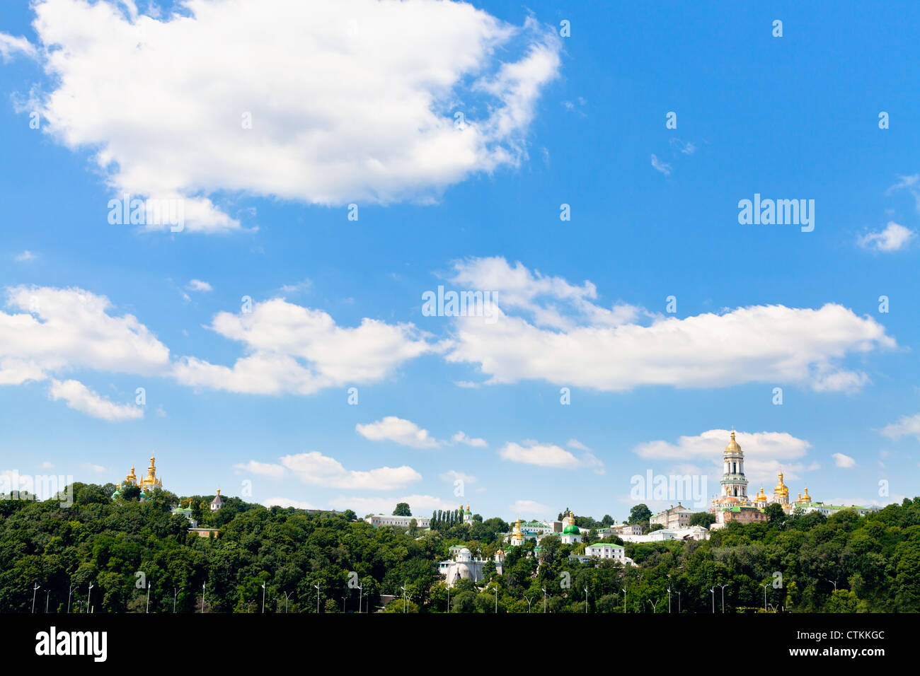 Wolken unter Höhlenkloster von Kiew, Kiew, Ukraine Stockfoto