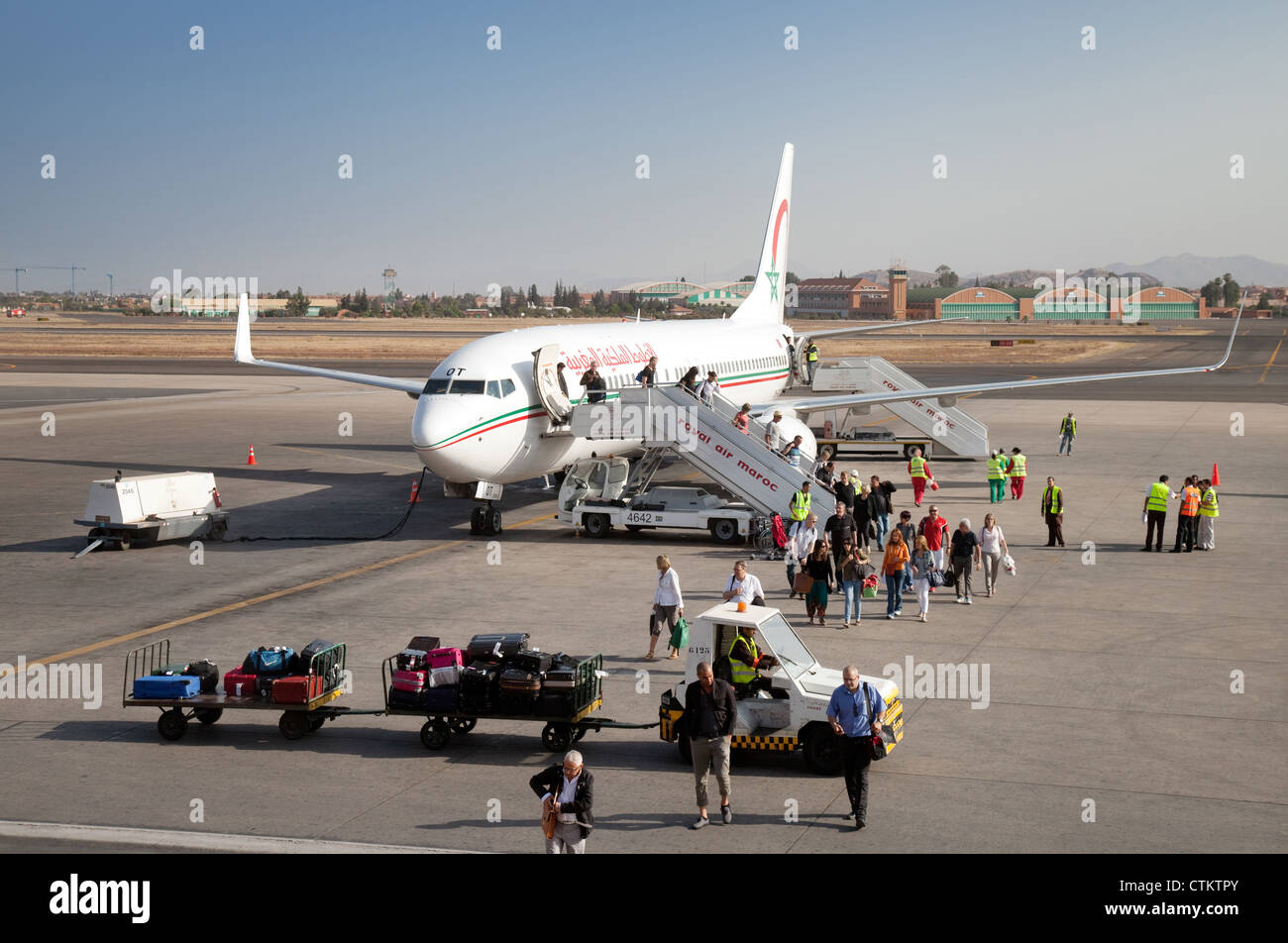Royal Air Maroc-Flugzeug auf dem Boden am Flughafen von Marrakesch, Marokko Afrika Stockfoto