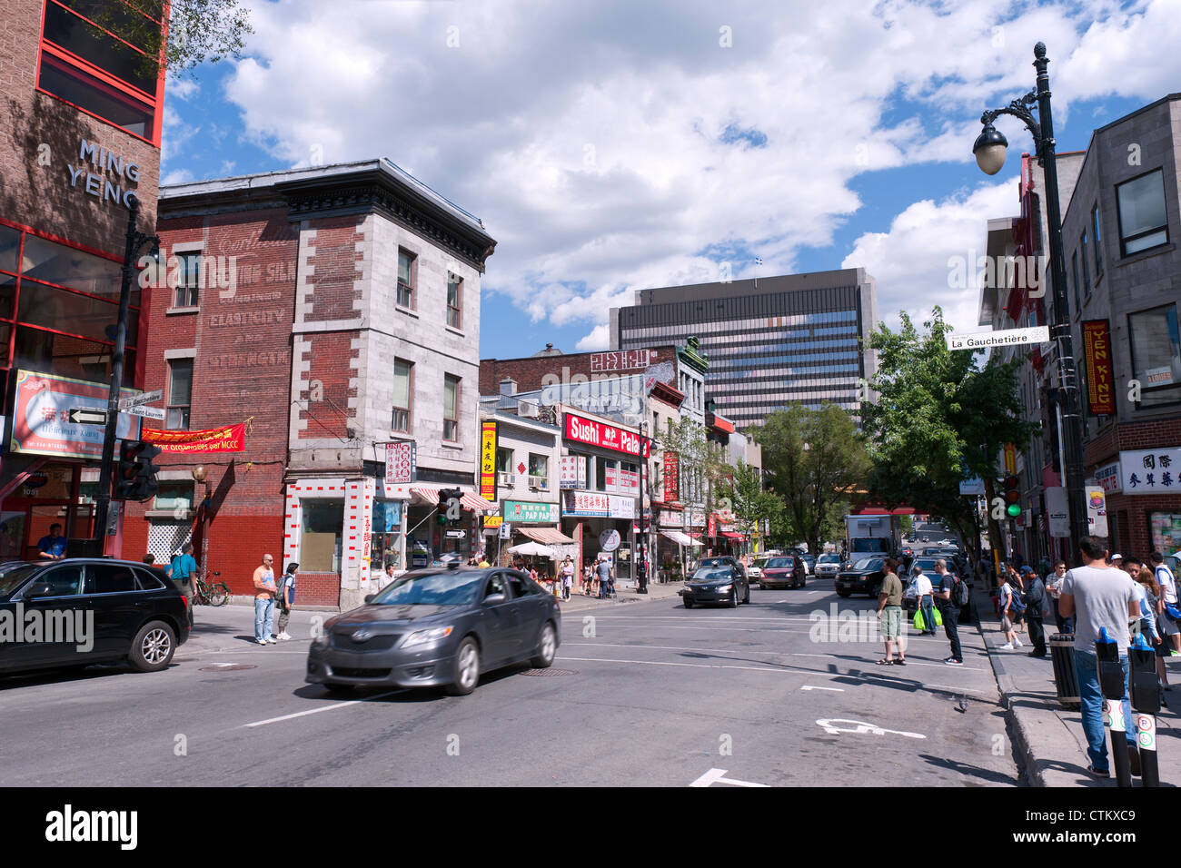Ecke des St-Laurent und La Gauchetière Straßen, Montreal, Provinz Quebec, Kanada. Stockfoto