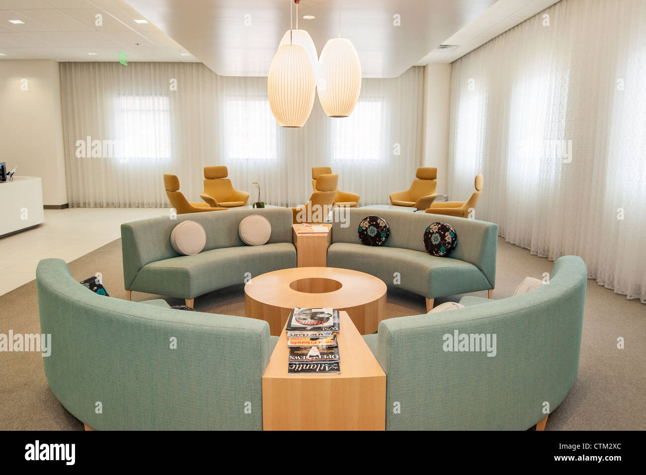 Eine schöne und moderne Warteraum des Los Angeles Center for Womens