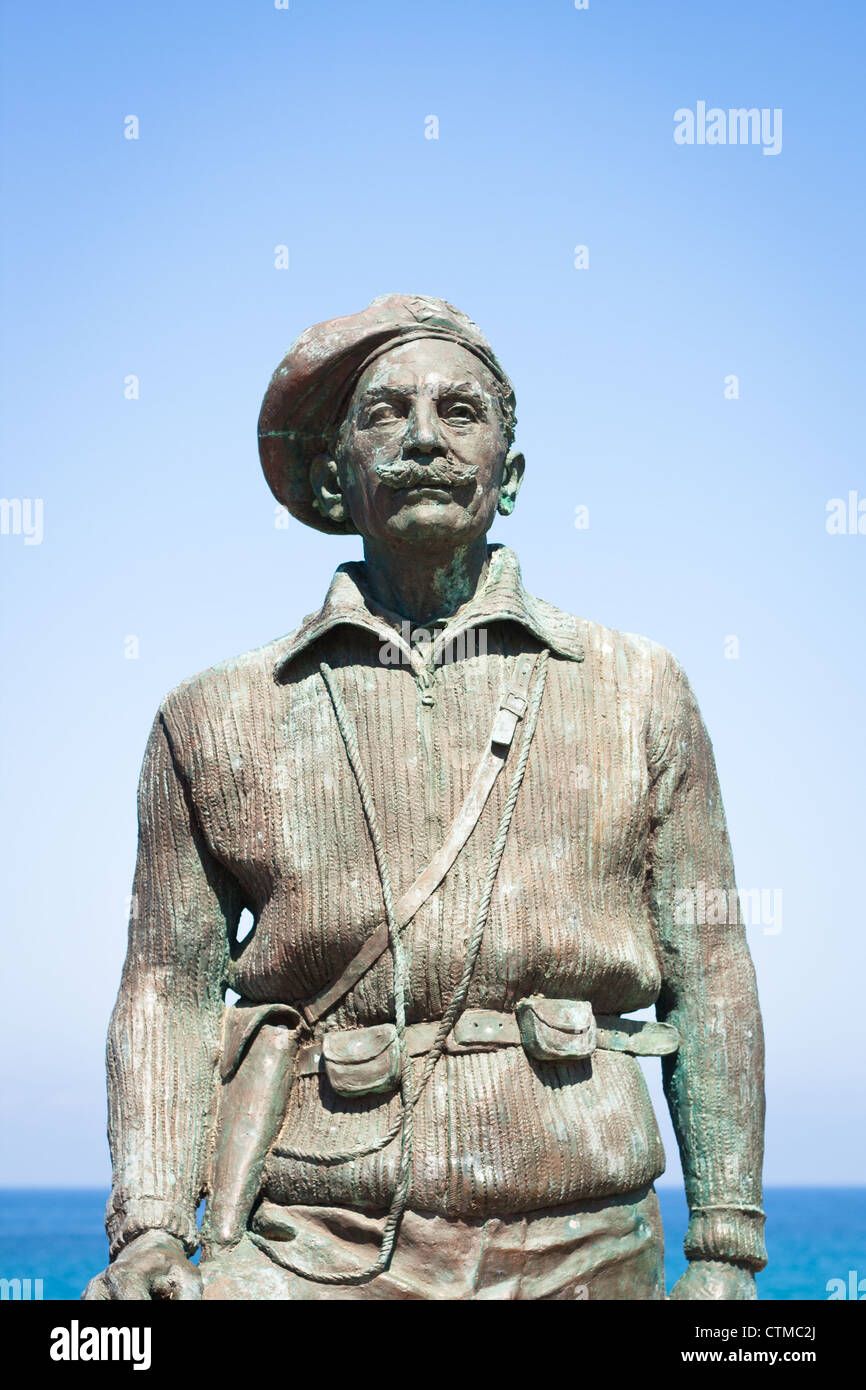 Die Statue von George Grivas (Dhigenis), Führer der zypriotischen Befreiungsbewegung (St. George Bay, Chloraka, Zypern) Stockfoto