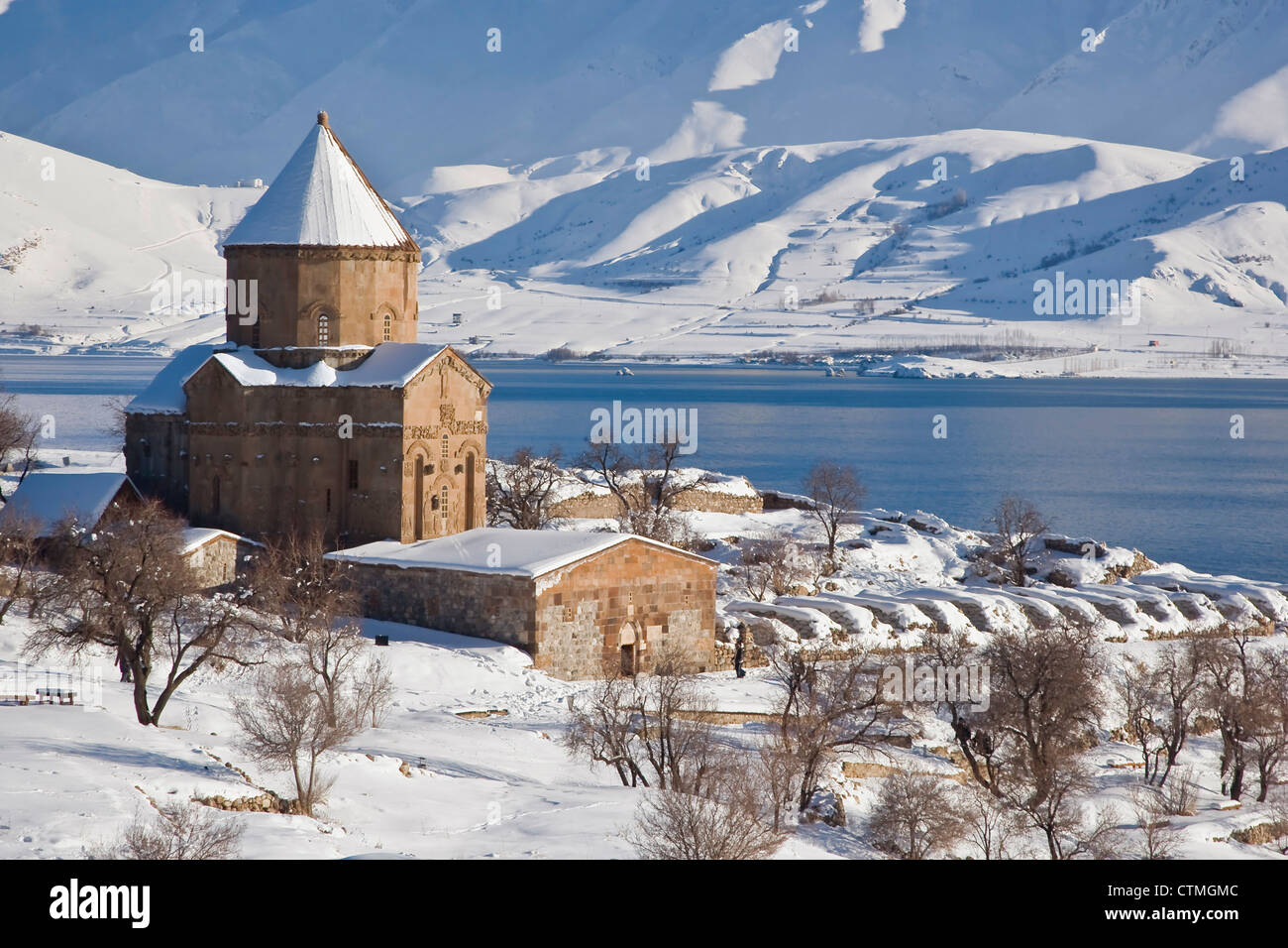 Kirche des Heiligen Kreuzes im Schnee, Akdamar Insel Region Anatolien, Türkei Stockfoto