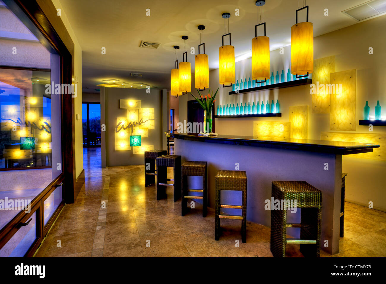Aqua Bar im unberührten Bucht Resort in Roatan, Honduras Stockfoto