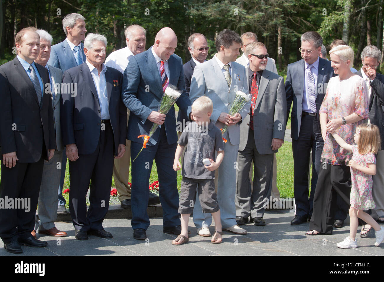 Niederländischen ESA-Astronauten André Kuipers mit seiner Frau und zwei Kindern im Sternenstädtchen bei Moskau, Russland Stockfoto