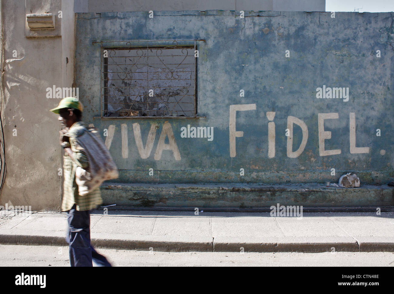 Viva Fidel geschrieben an der Wand in der Innenstadt von Havanna, Kuba Stockfoto
