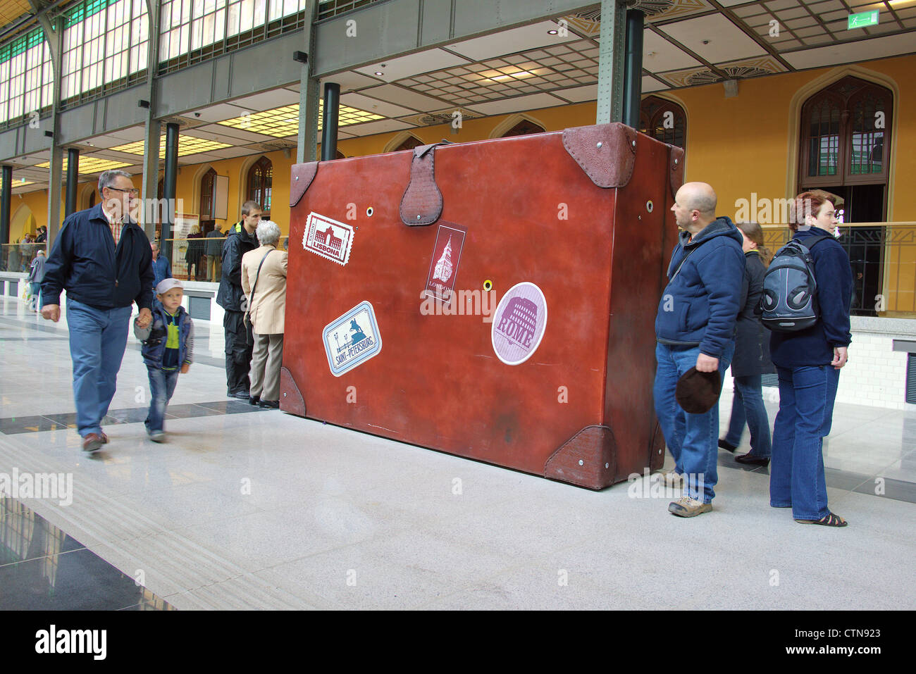 Wroclaw Glowny Bahnhof bald darauf nach Renovierung Stockfoto